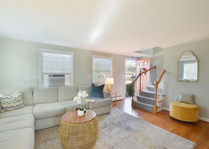 Pet Friendly Cape Cod Home Near Beaches & Golf!