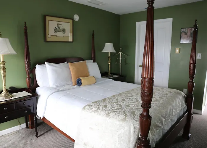 Tavern On The Bay Hotel - Bugsy Siegel Suite