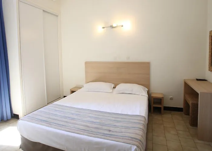 Hotel Colombo- Porto Corse