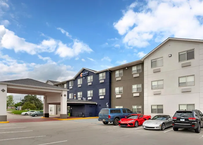 Comfort Inn & Suites North Greenfield