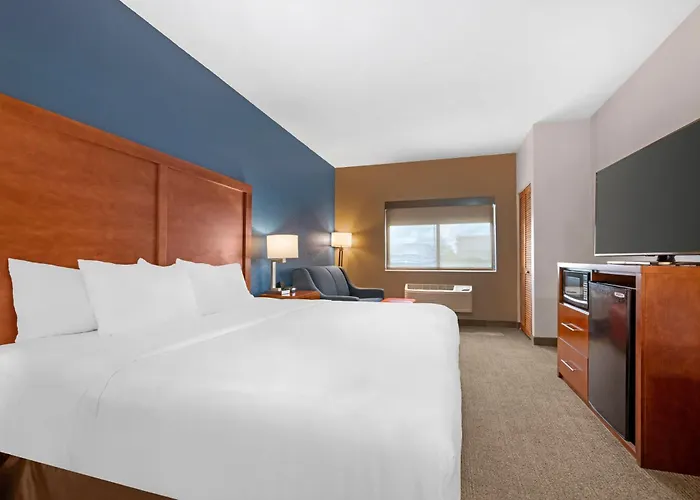 Comfort Inn & Suites North Greenfield