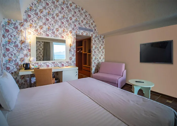 Ramada Loutraki Poseidon Resort