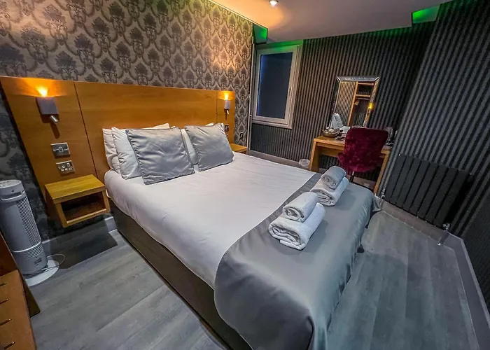 Quayside Hotel & Bar