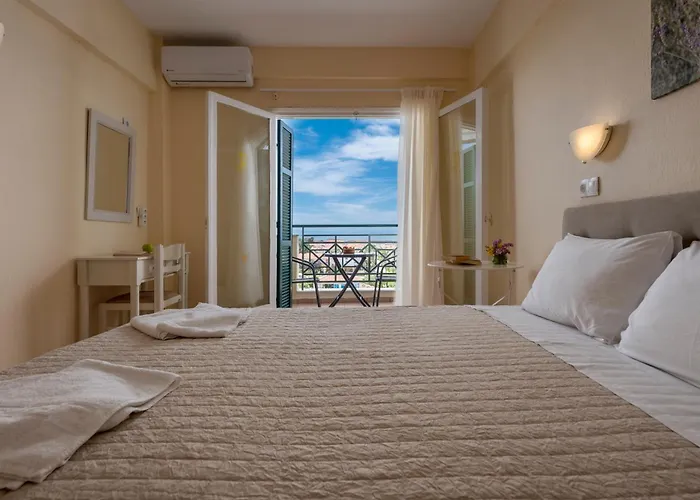 Julia Hotel