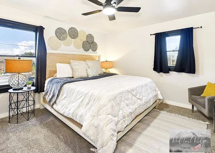 Boho Revival Modern Glam With Ac In Downtown Albany
