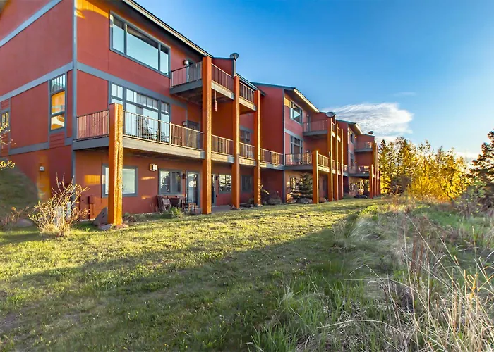 Incredible Views W Garage On Lake And Bike Trail