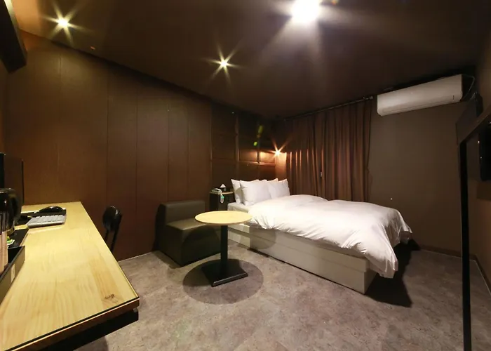 Hotel Moon