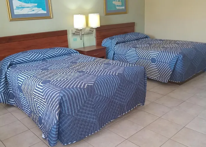 Royal Islander Hotel