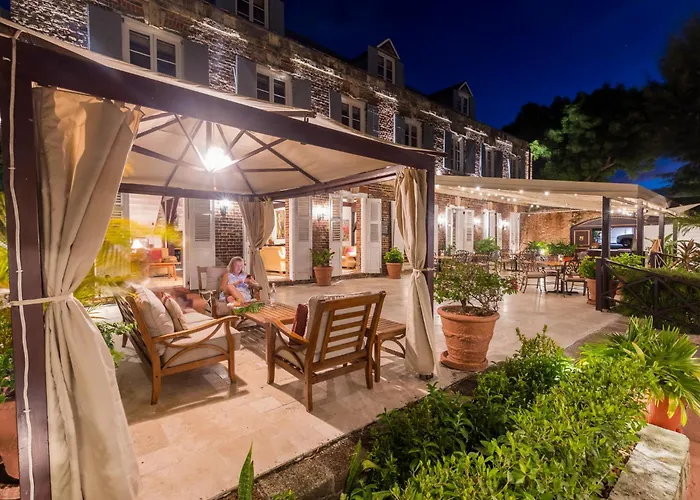Admiral'S Inn And Gunpowder Suites