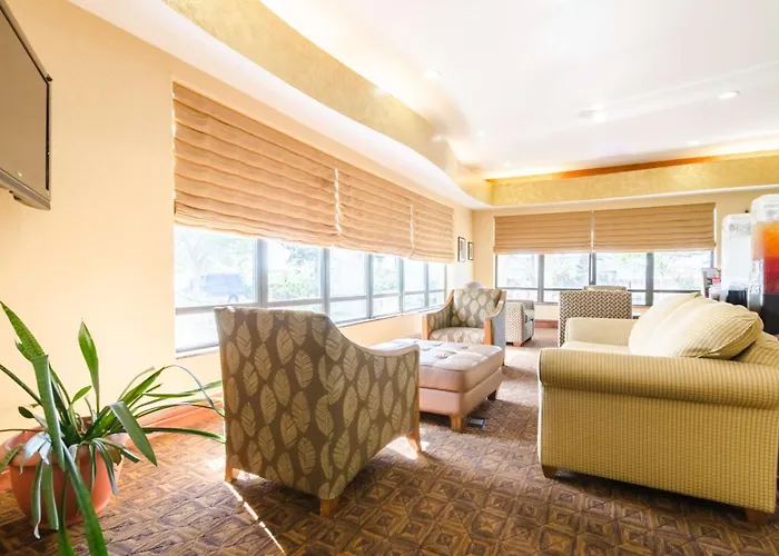 Comfort Suites Salina South