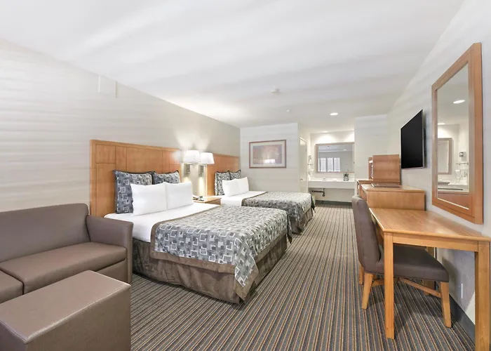 Anaheim Desert Inn & Suites