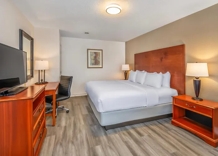 Comfort Inn & Suites Thousand Islands Harbour District