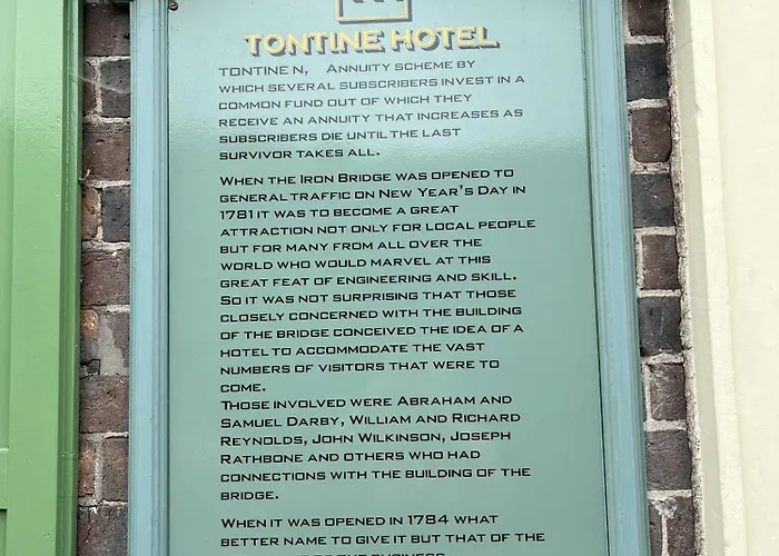 The Tontine Hotel & Bar