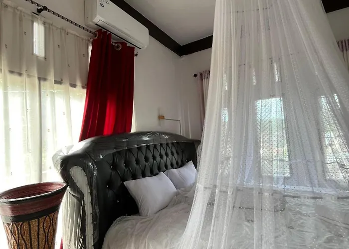 Hotel Nangin View - Bukit Lawang