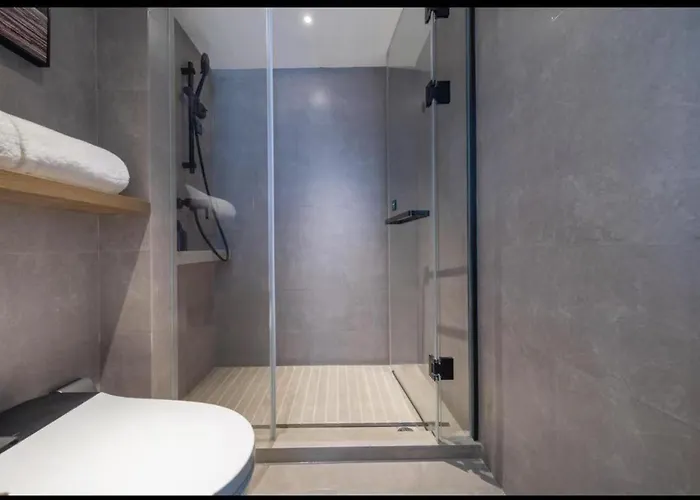 Atour Hotel Tianjin University West Anshan Road Subway Station
