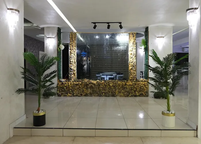 Grand Diamond Hotel