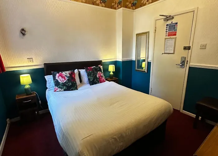 Barons Court Hotel