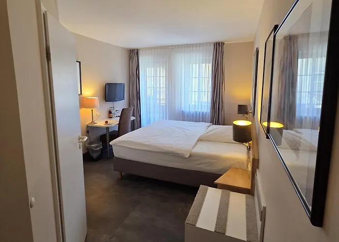 Hotel Garni "Am Ellinger Tor"