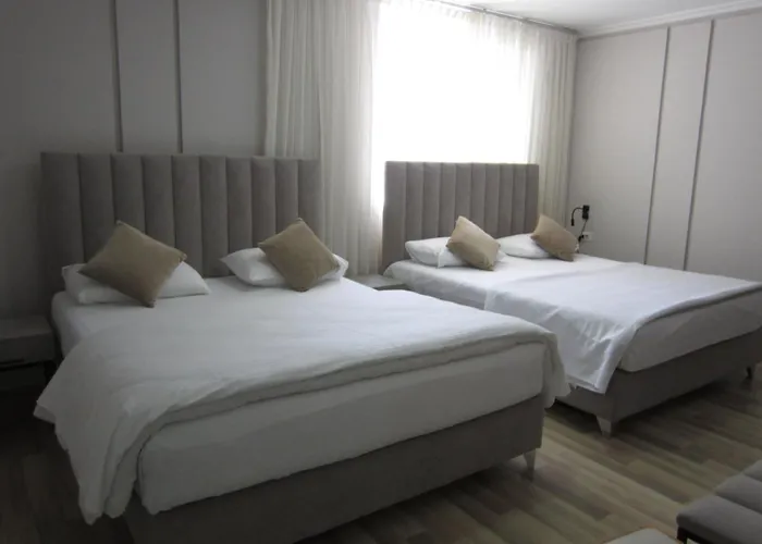 Freddy'S Hotel