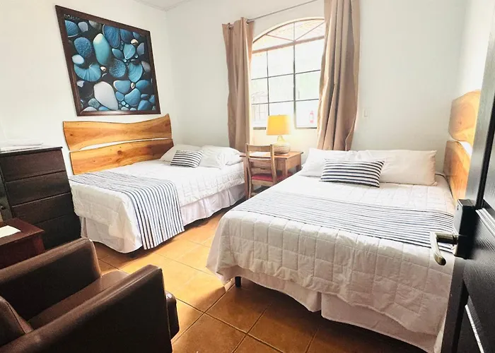 Hotel Leon Inn