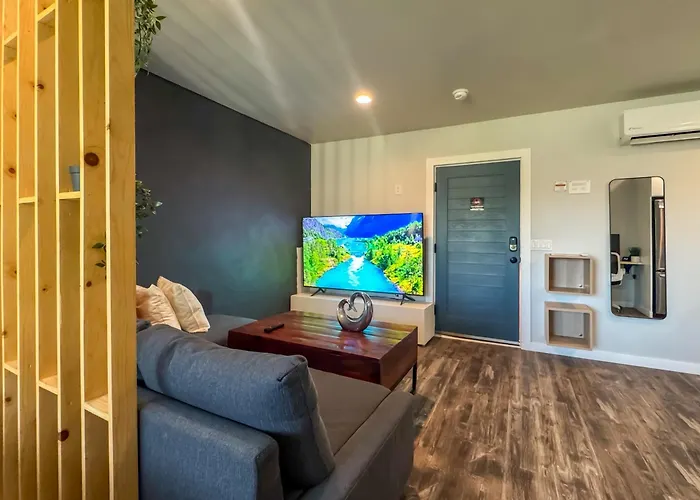 Private-Suite, Kitchen, Laundry, Rainfall Shower, 4Ktv
