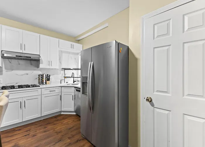 Totally Renovated 3Br Apartment