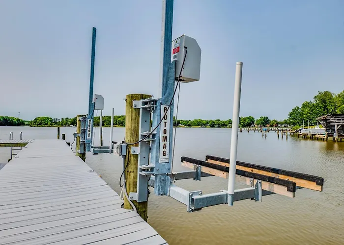 River Refresh - Waterfront With Spa On Placid Bay Luxury Vacation Rental By B Michaels Escapes
