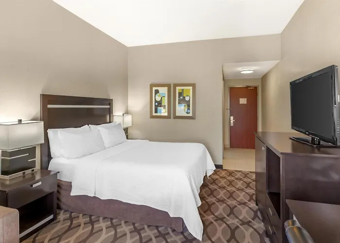 Best Western Plus Travel Hotel Toronto Airport