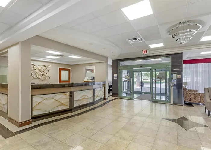 Best Western Plus Travel Hotel Toronto Airport