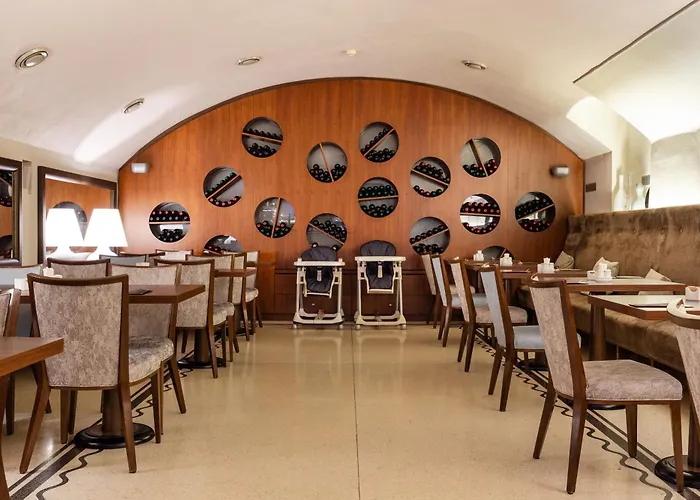 Roset Hotel&Residence