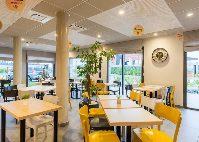 B&B HOTEL Troyes Magasins d'usine