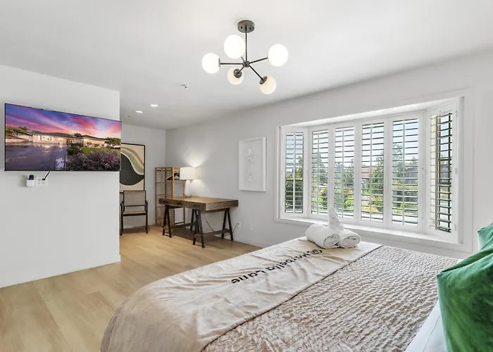 @ Marbella Lane - Contemporary 4Br Charm W/ Pool