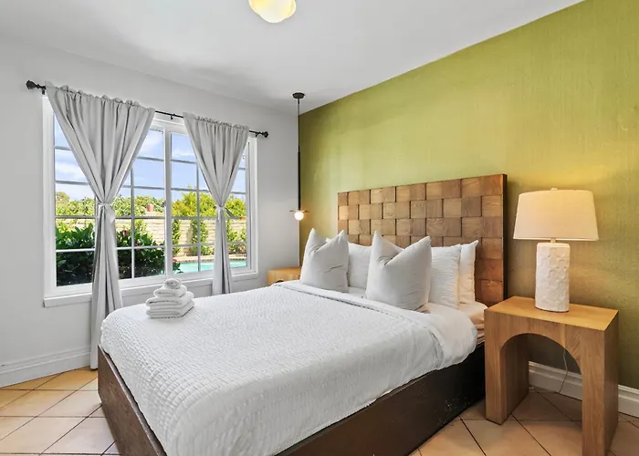 @ Marbella Lane - Contemporary 4Br Charm W/ Pool