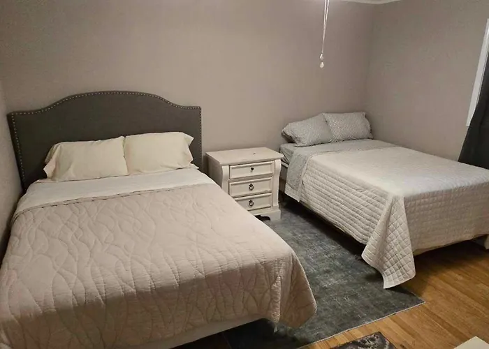 3 Bedroom Retreat With Modern Comforts And Local Charm