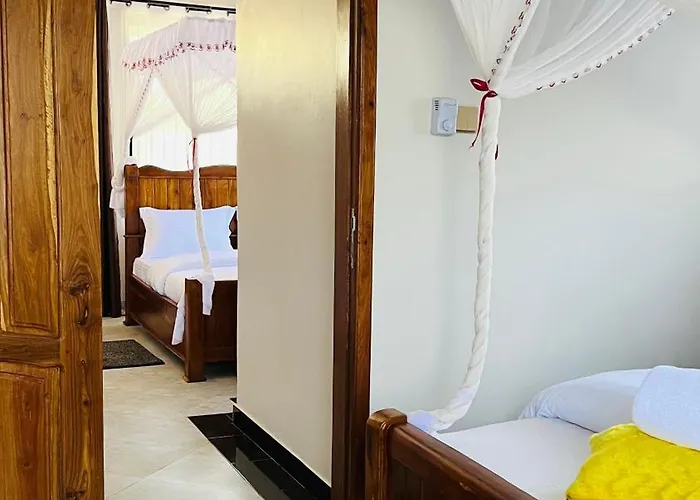 African Jacana Inn And Camps