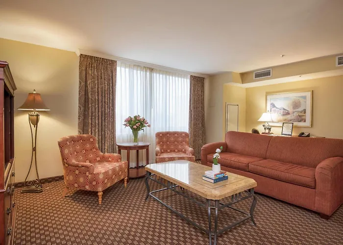 Clarion Collection Hotel Arlington Court Suites