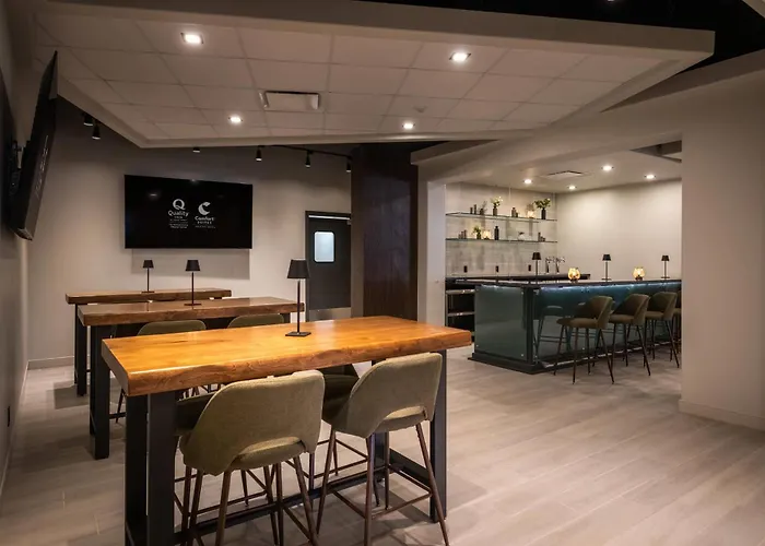 Comfort Suites Kingston Central