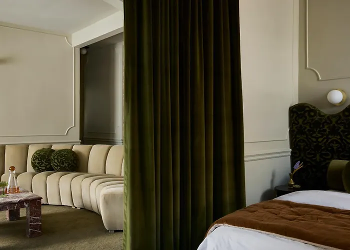 Hotel Julie