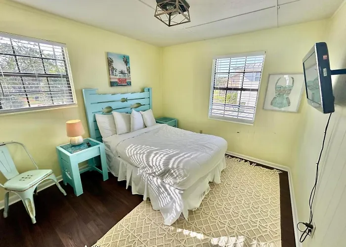 Bayside Cottage-Bayfront-Pet Friendly