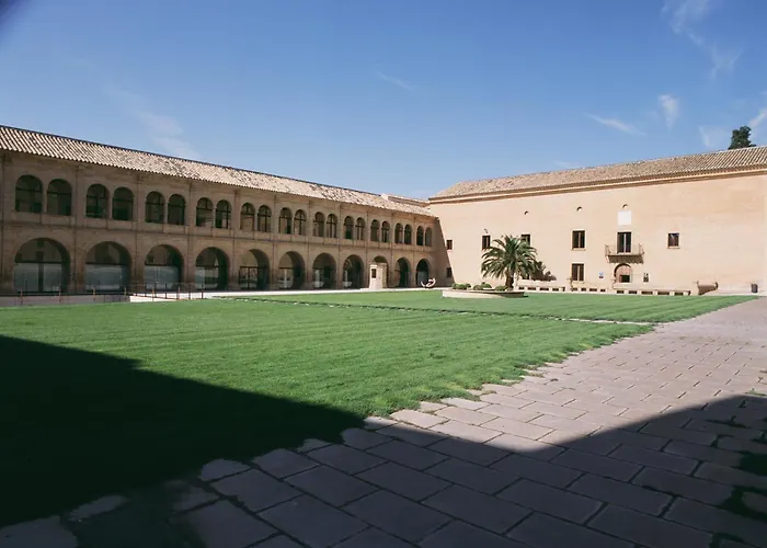 Hospederia Del Monasterio De Rueda