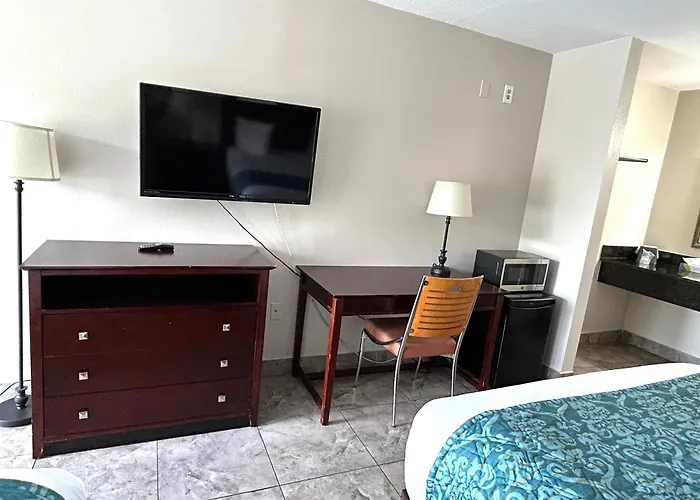 Shining Light Inn & Suites