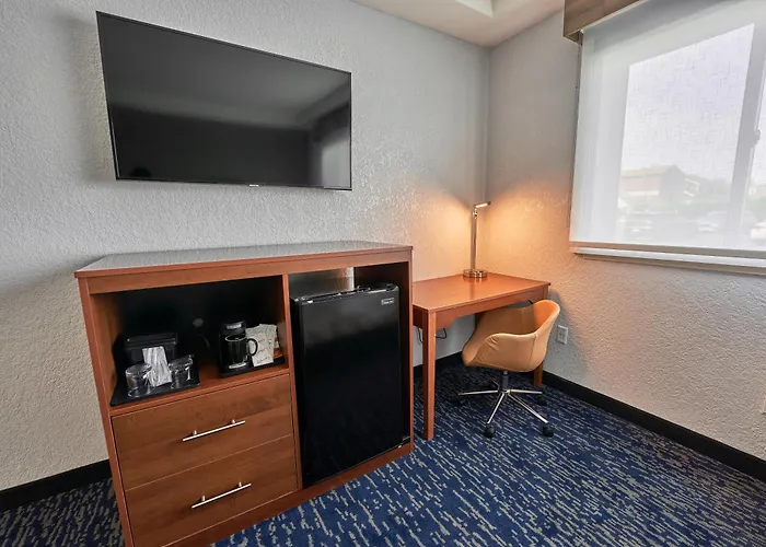 Hyannis Plaza Hotel