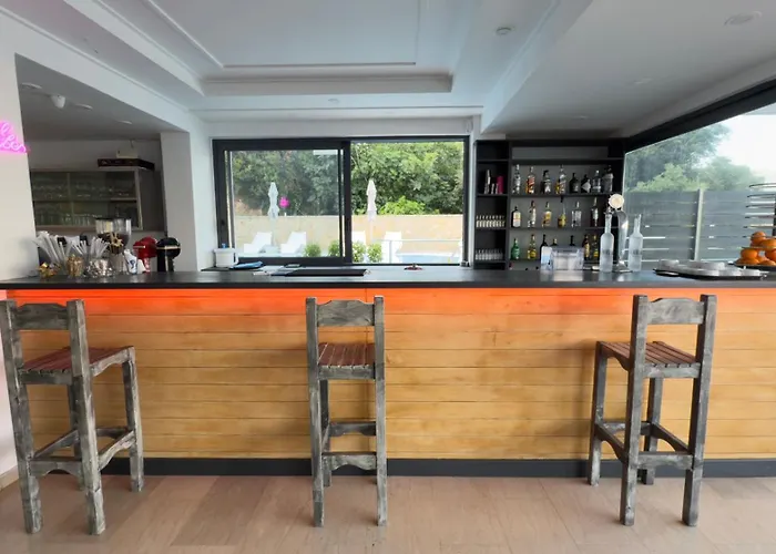 Ponti Beach Hotel