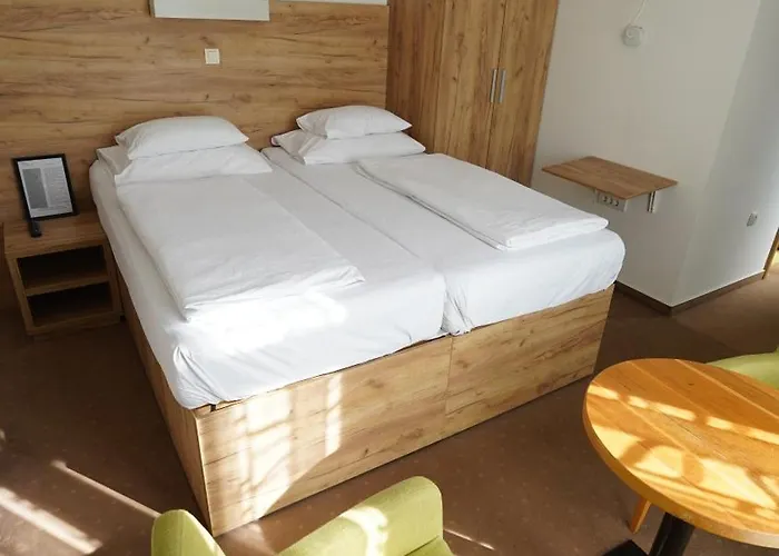 Hotel Argument