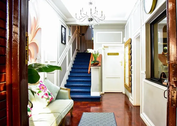 C'Est La Vie Boutique Hotel