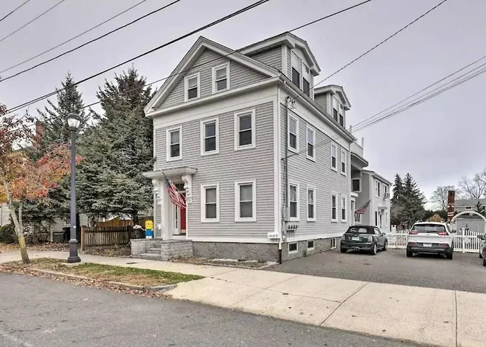 Witch City Retreat With Tiki Bar In Downtown Salem