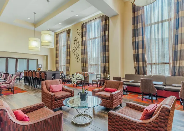 Hampton Inn & Suites Detroit/Airport Romulus