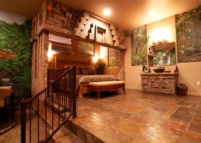 Destinations Inn Theme Rooms