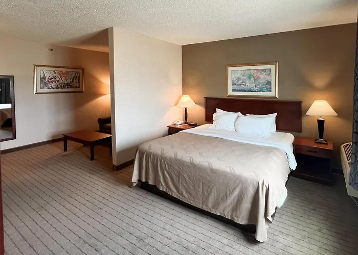 Quality Inn & Suites Grants - I-40