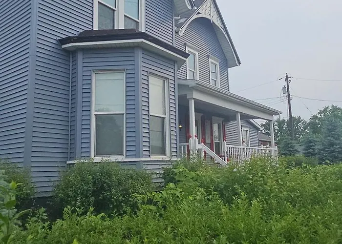 Beautiful Downstairs 1Bed 1Bth Charmer- Pet Friendly